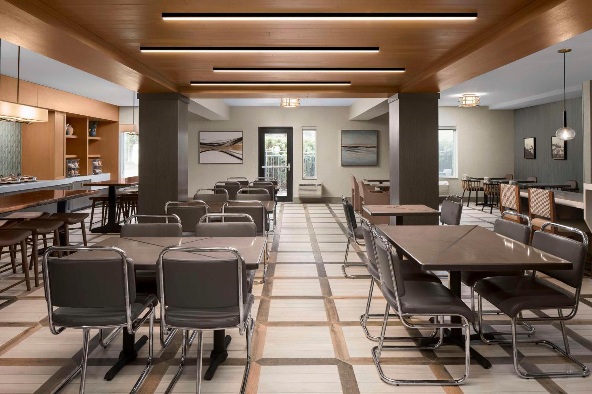 Doubletree By Hilton North Salem Hotel Bagian luar foto