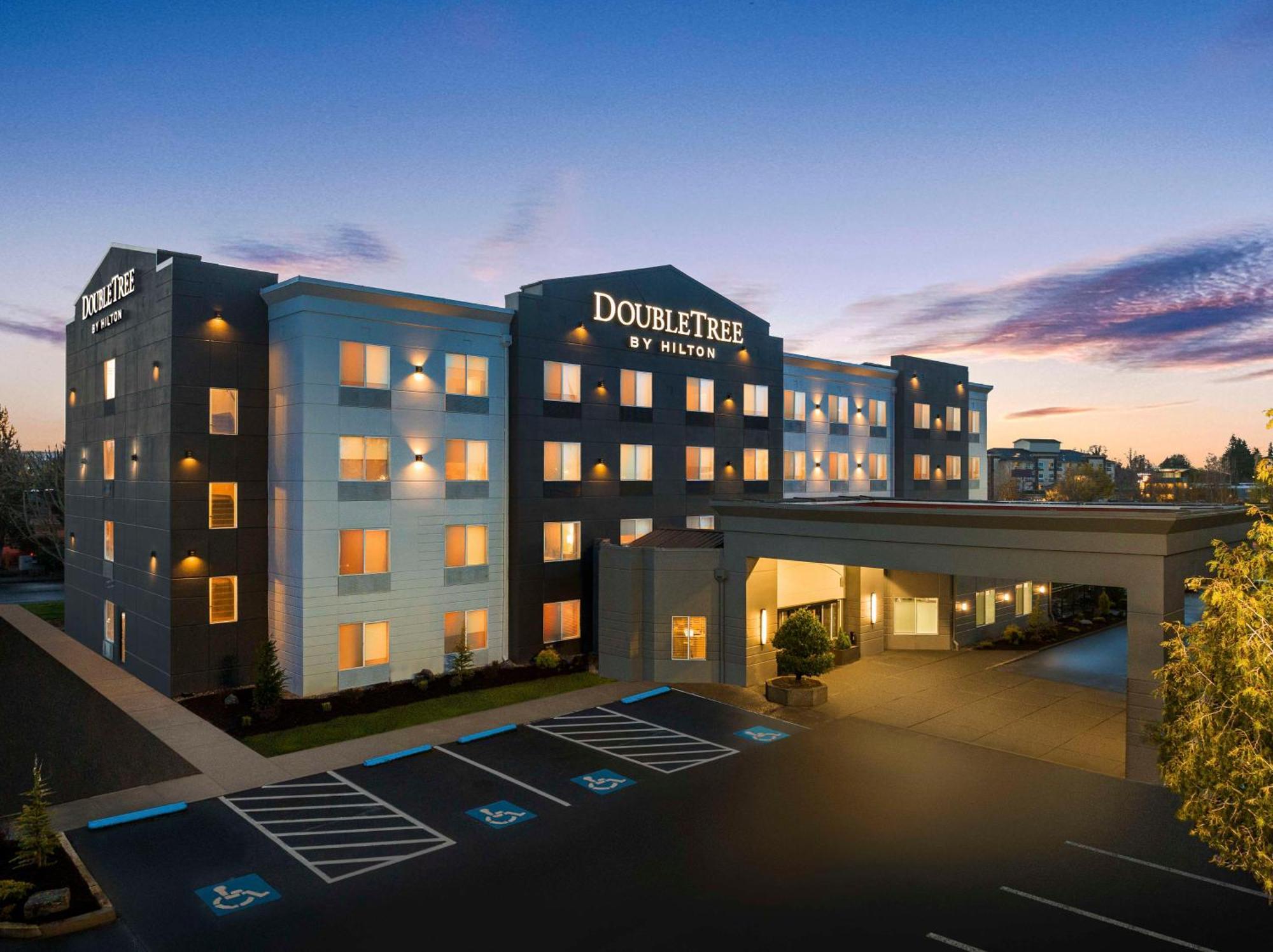 Doubletree By Hilton North Salem Hotel Bagian luar foto